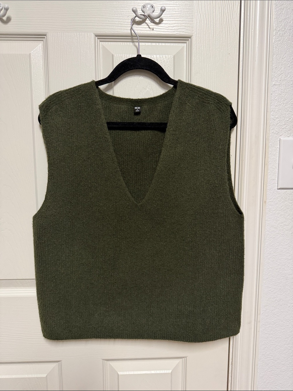 Uniqlo Men's Olive V-Neck Knit Vest